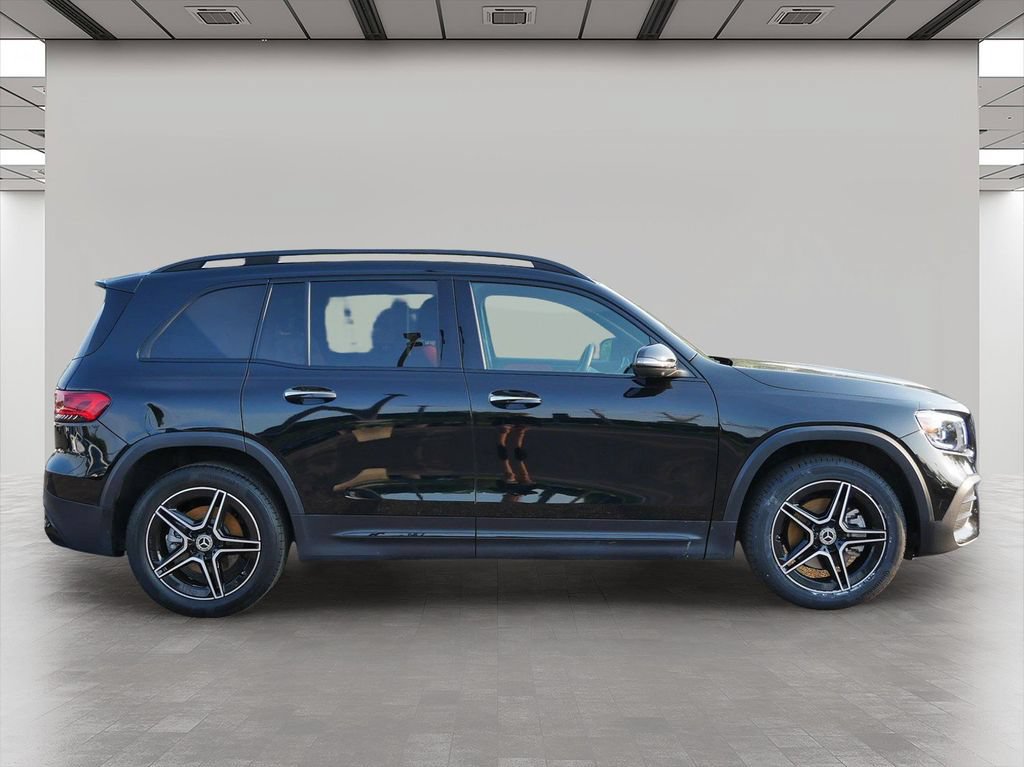 Used 2023 Mercedes-Benz GLB 250 4MATIC image 7