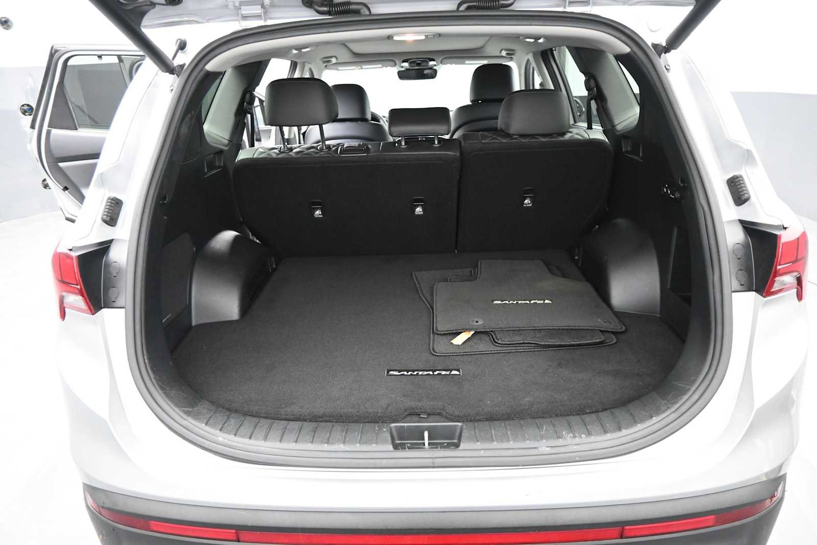 Used 2022 Hyundai Santa Fe SEL Premium w/ Cargo Package AWD/4WD image 16