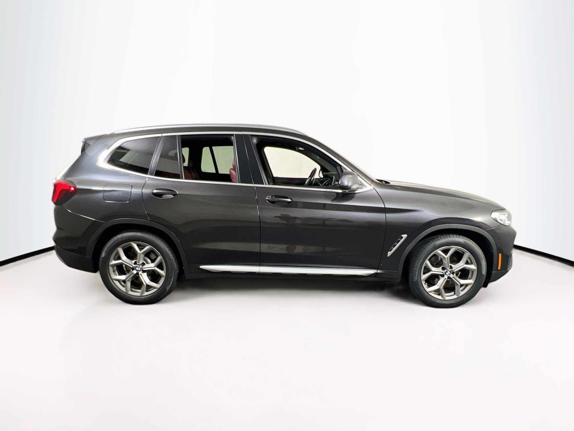 Used 2022 BMW X3 xDrive30i w/ Convenience Package AWD/4WD image 4