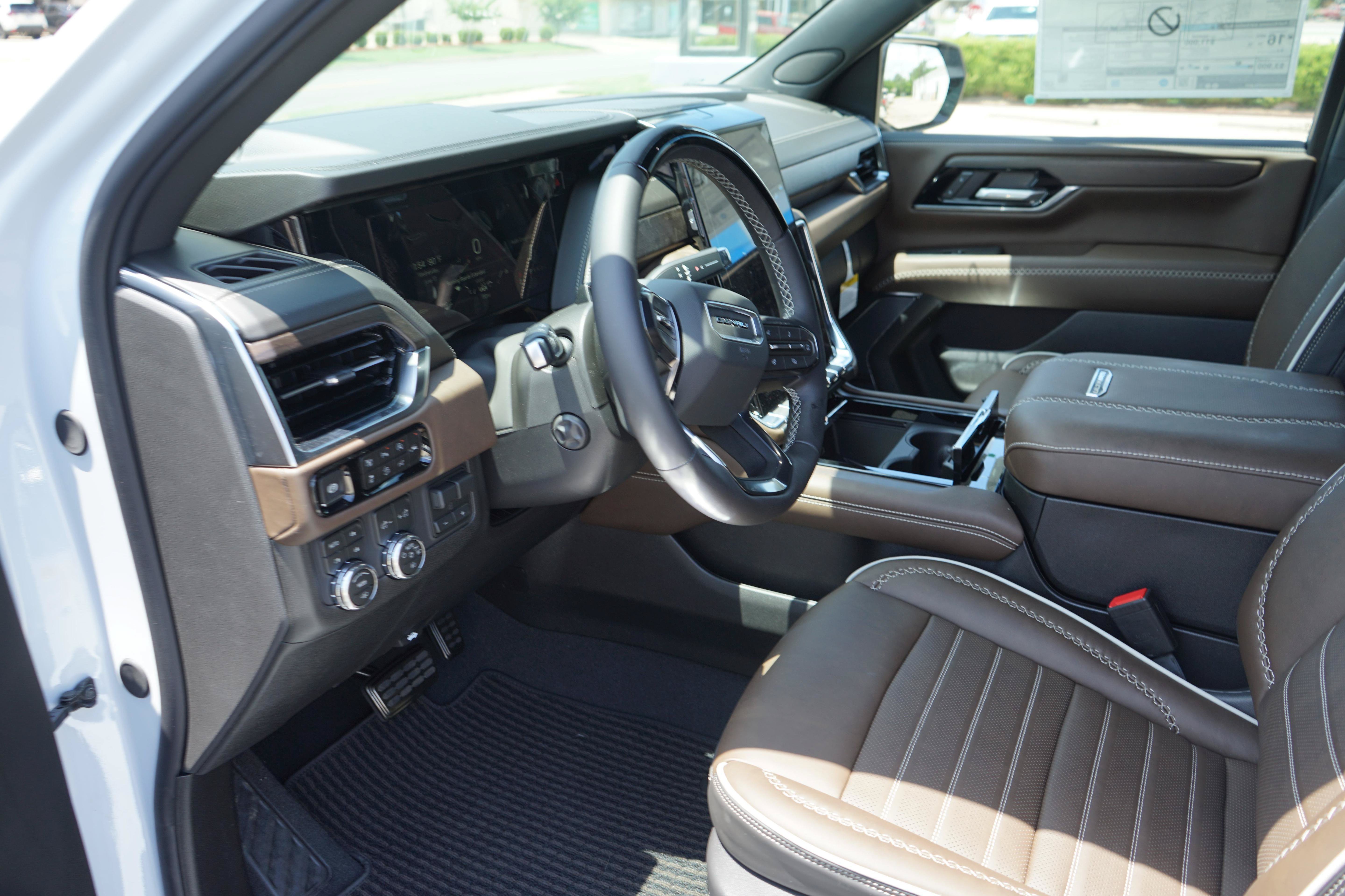 New 2026 GMC Yukon Denali Ultimate AWD/4WD image 64