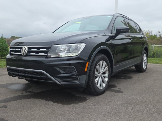 Used 2019 Volkswagen Tiguan S w/ Driver Assistance Package FWD image 2