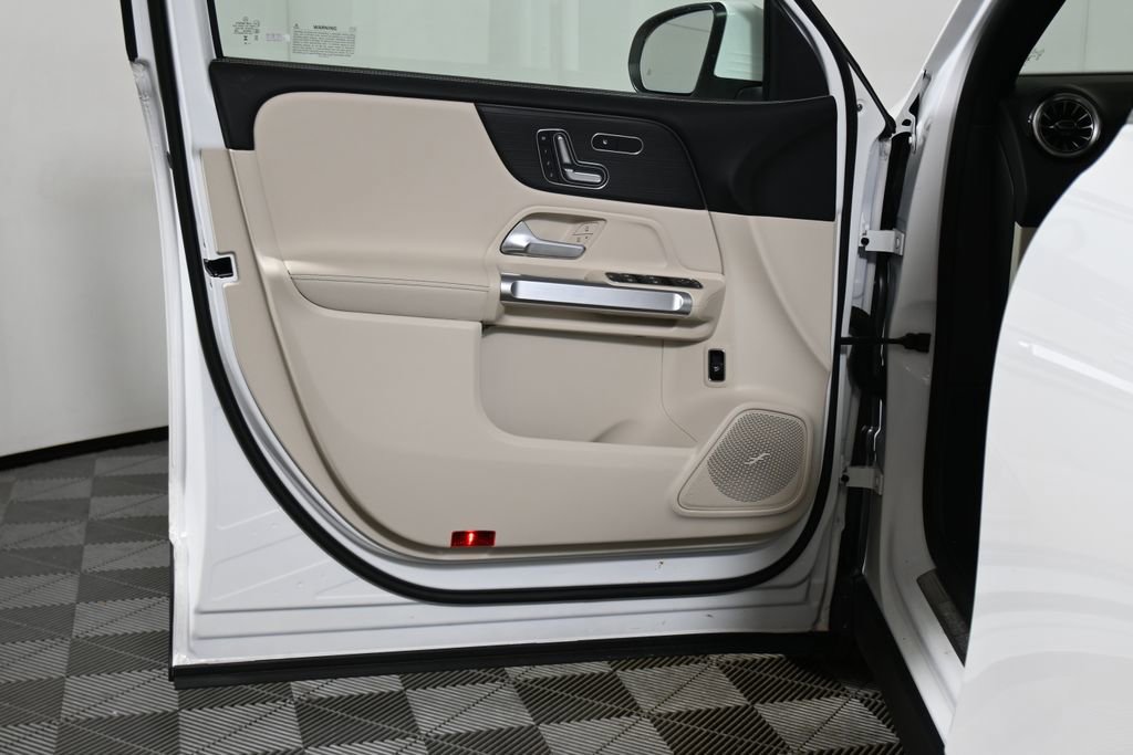 Certified 2026 Mercedes-Benz GLB 250 4MATIC image 28