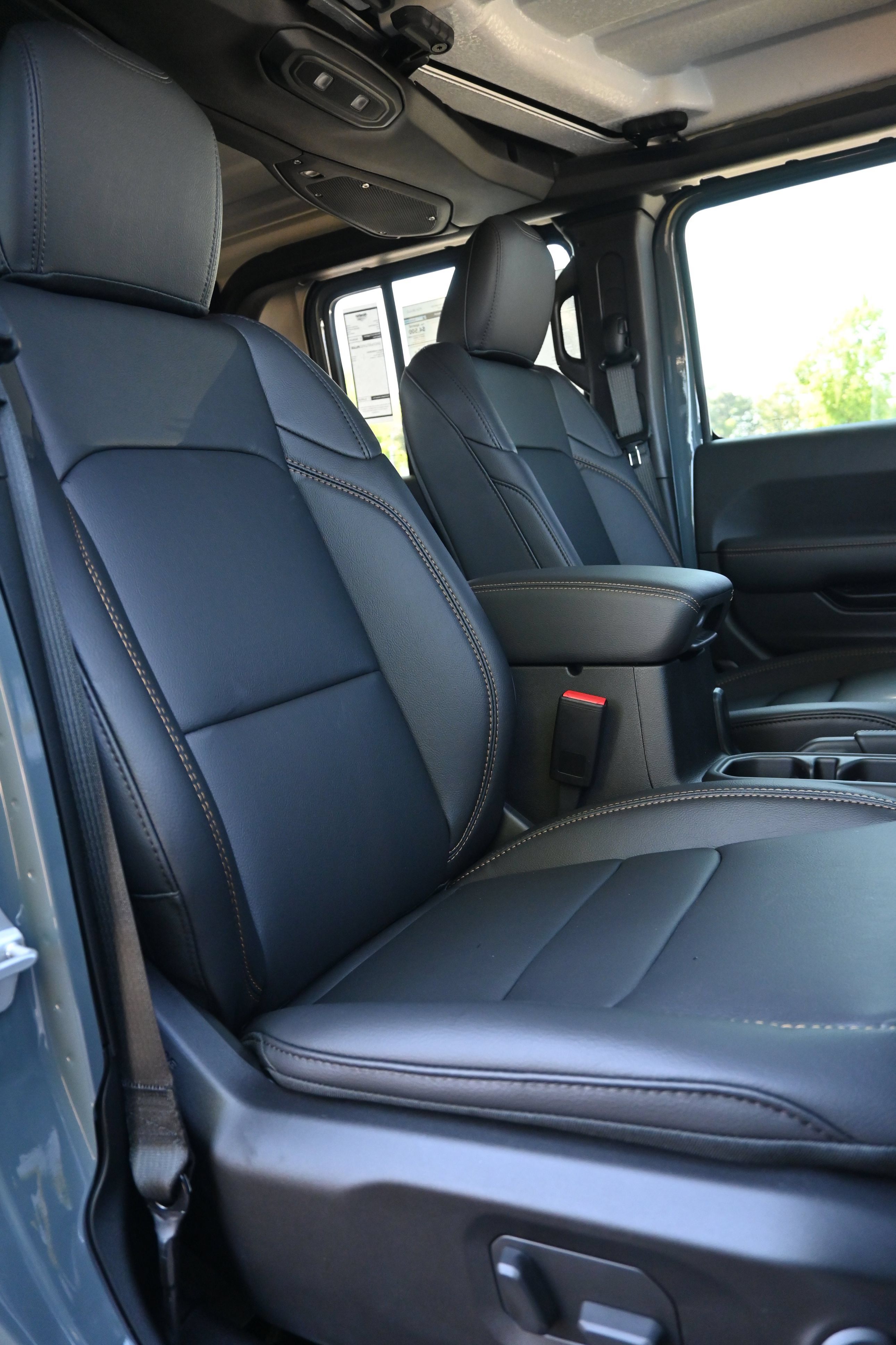 New 2026 Jeep Gladiator Sport AWD/4WD image 32