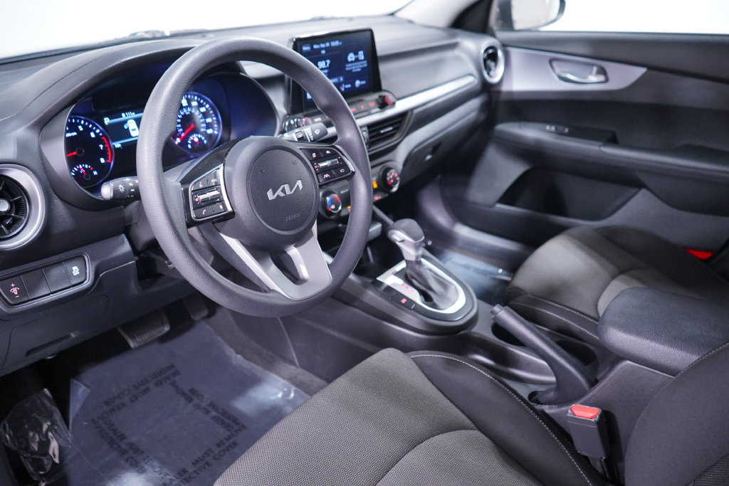 Used 2022 Kia Forte LXS FWD image 6