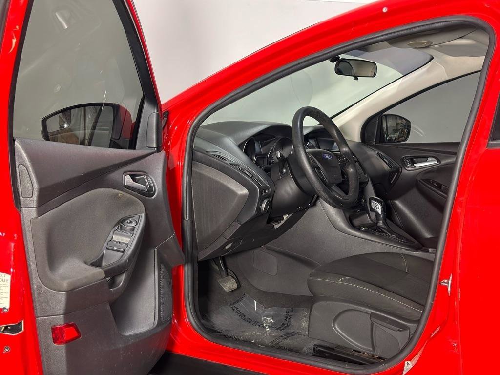 Used 2015 Ford Focus SE FWD image 10