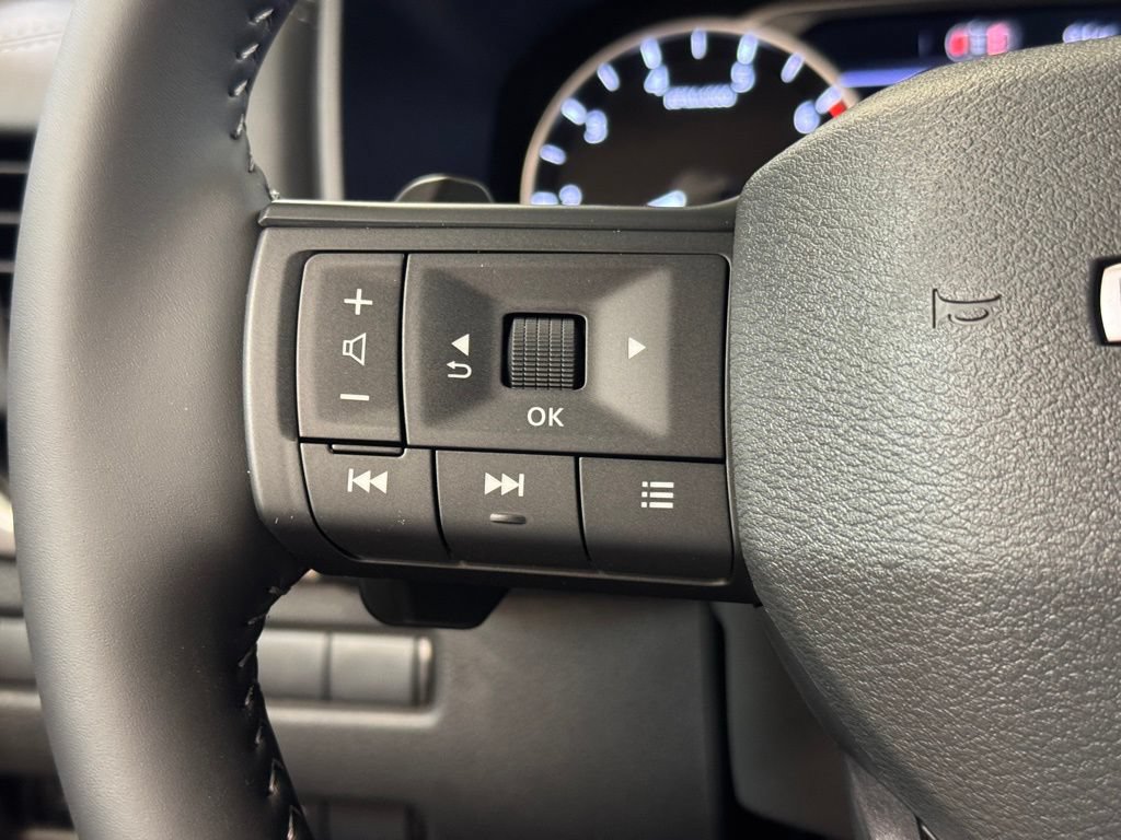 Certified 2026 Nissan Rogue SV AWD/4WD image 32