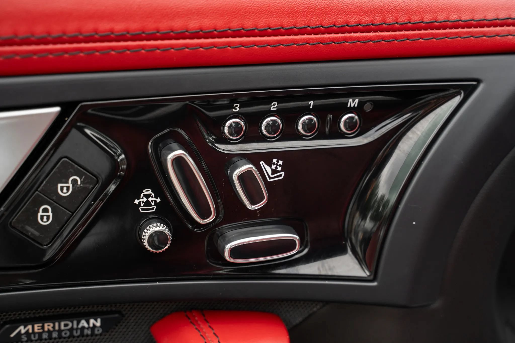 Used 2016 Jaguar F-TYPE S RWD image 14