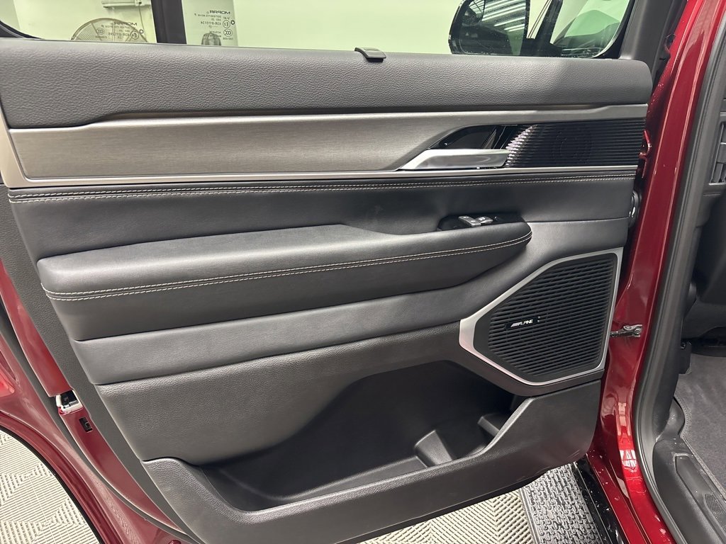 New 2025 Jeep Wagoneer Series II w/ Convenience Group I image 9