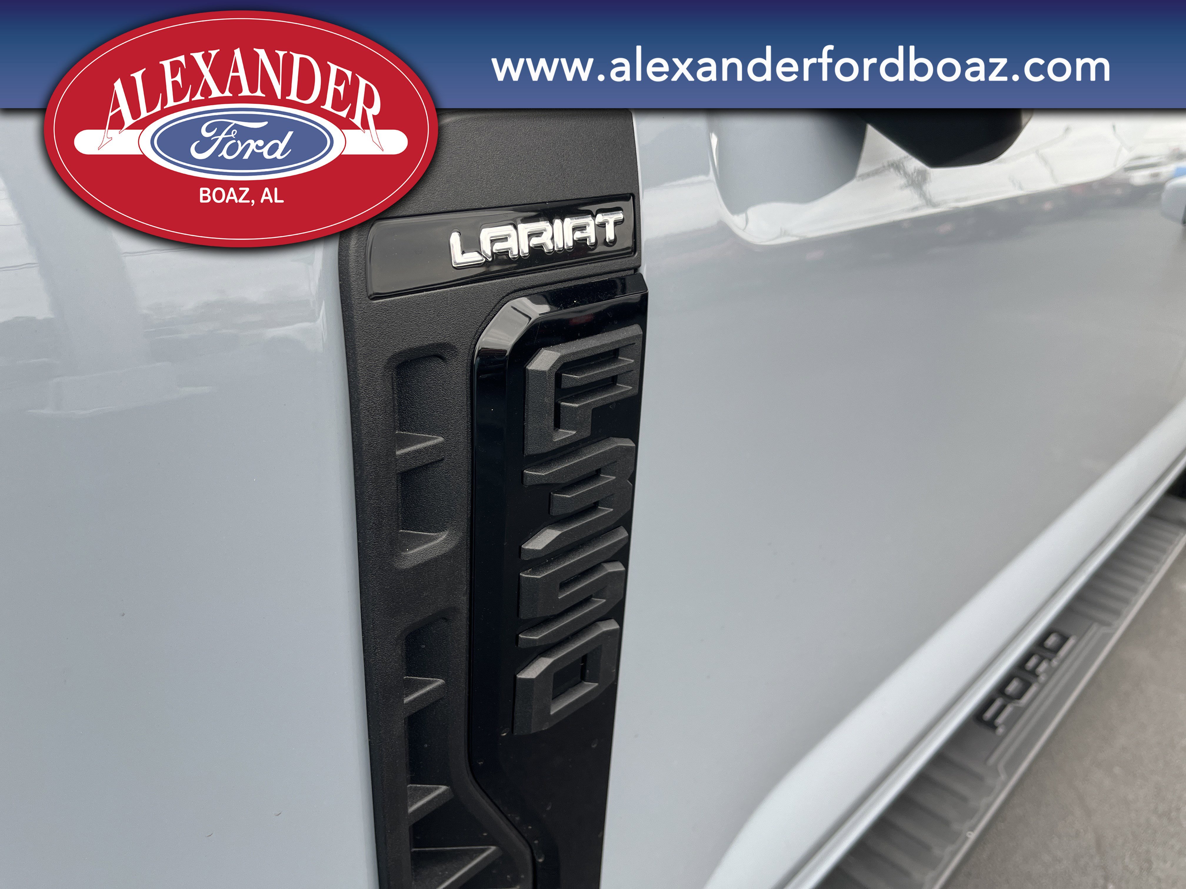 New 2026 Ford F350 Lariat w/ Black Appearance Package image 7