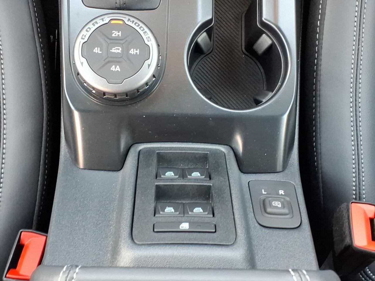 New 2026 Ford Bronco Outer Banks w/ Sasquatch Package AWD/4WD image 13