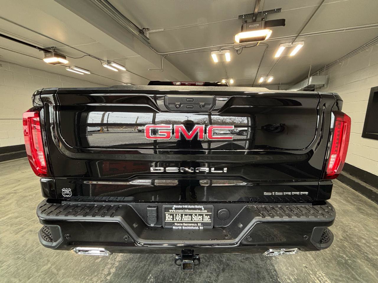 Used 2022 GMC Sierra 1500 Denali w/ Denali Reserve Package AWD/4WD image 11