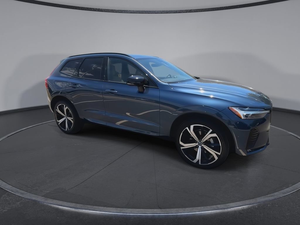 Used 2023 Volvo XC60 B5 Ultimate w/ Protection Package FWD image 2