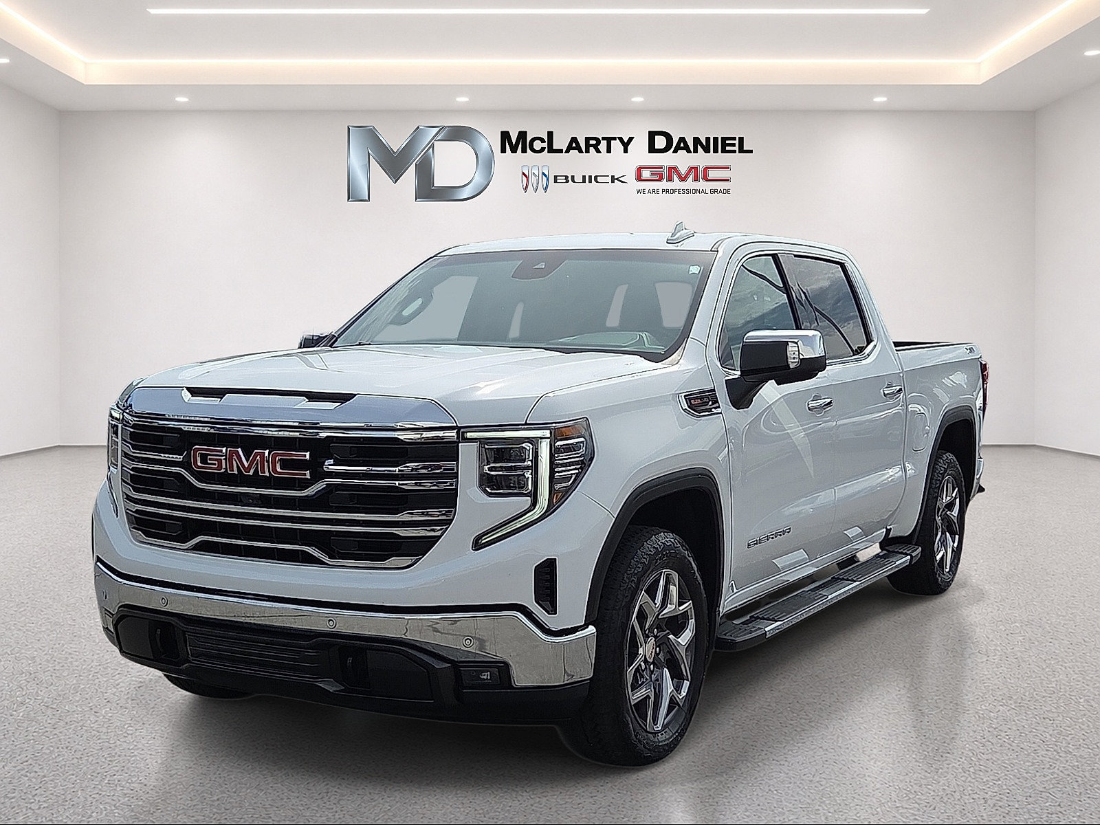 Certified 2024 GMC Sierra 1500 SLT w/ SLT Premium Plus Package AWD/4WD image 3