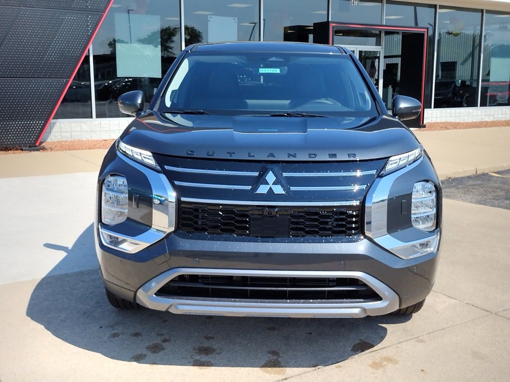 New 2025 Mitsubishi Outlander SE image 14