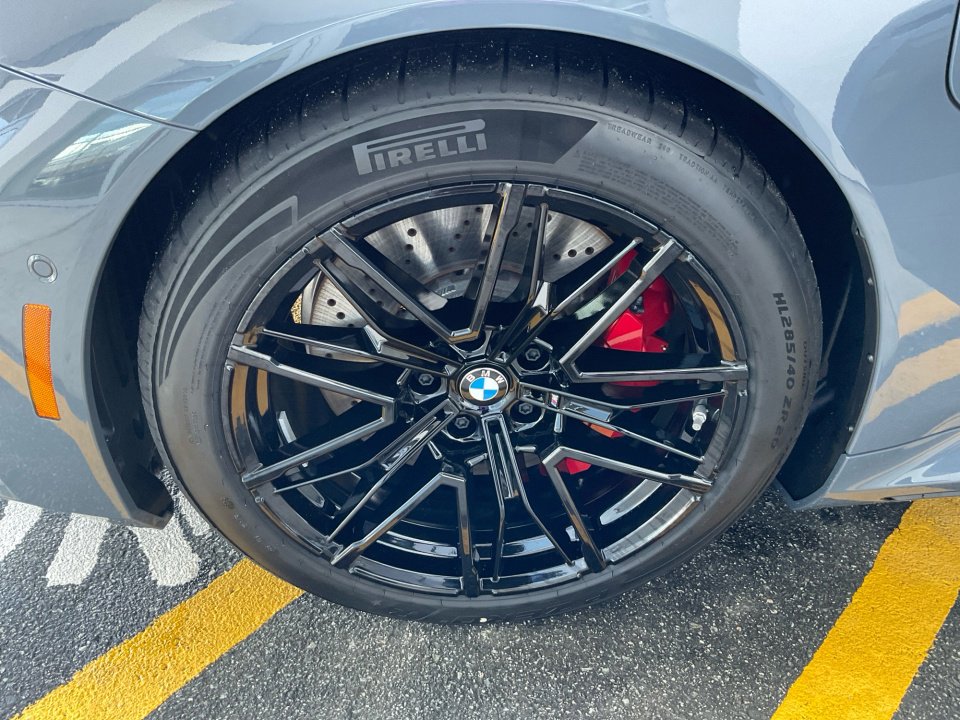 Used 2026 BMW M5 w/ Executive Package image 27