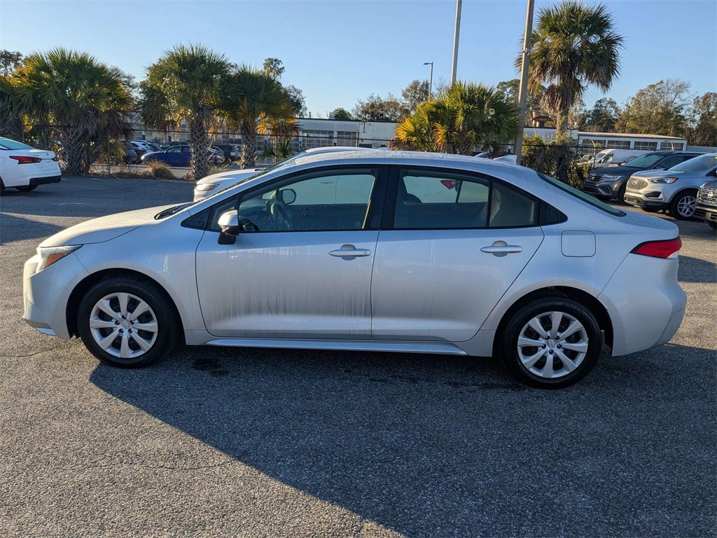 Used 2025 Toyota Corolla LE image 7