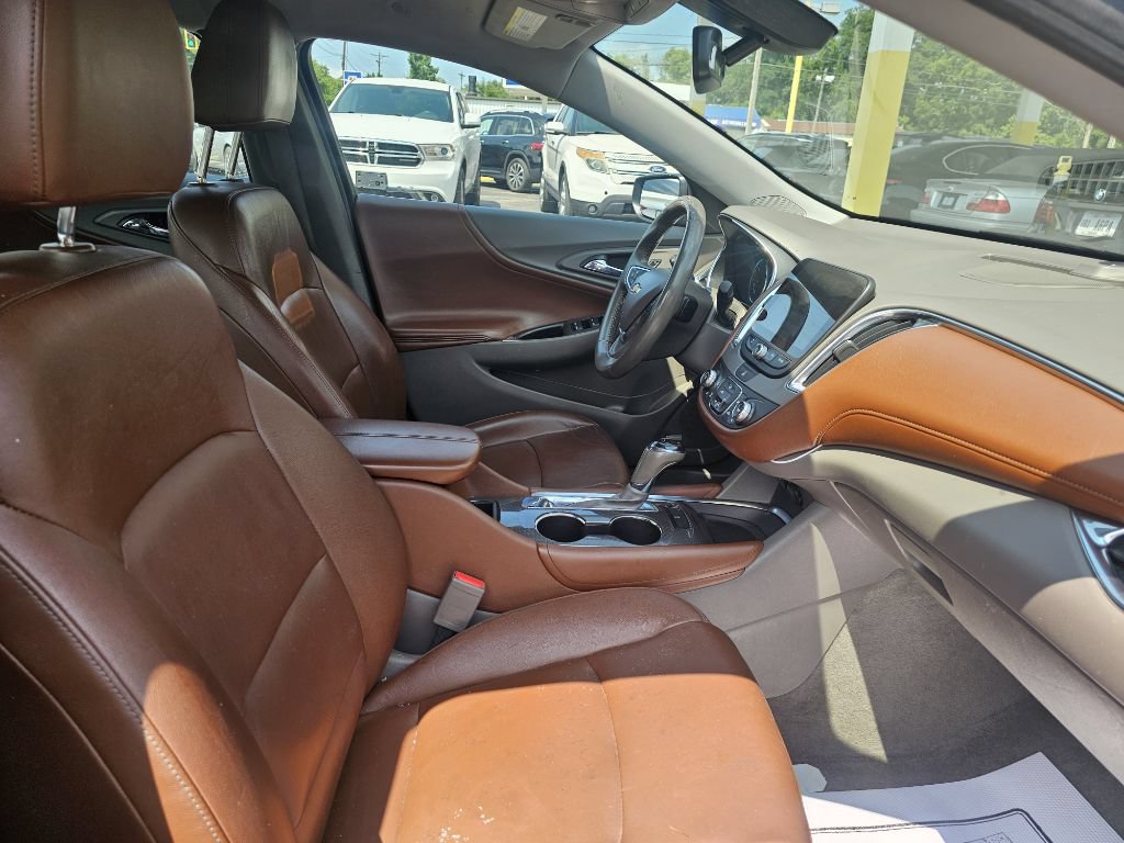Used 2016 Chevrolet Malibu LT w/ Leather Package FWD image 29