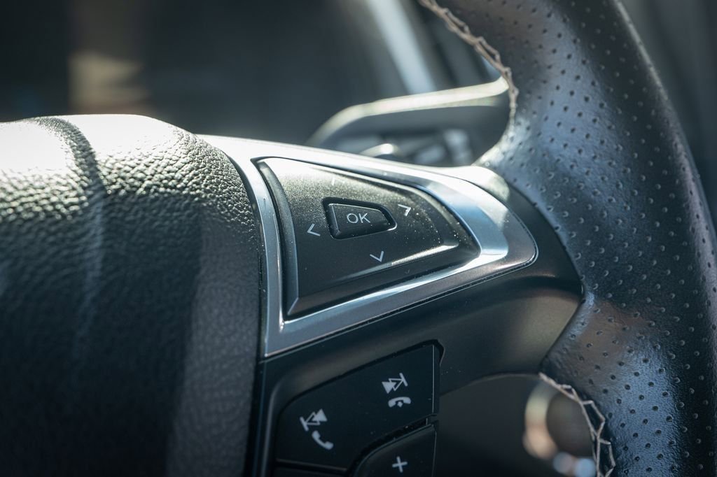 Used 2022 Ford Edge ST w/ Cargo Accessory Package image 33