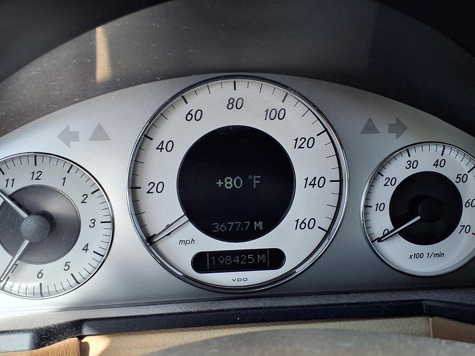 Used 2009 Mercedes-Benz E 350 Sedan image 23