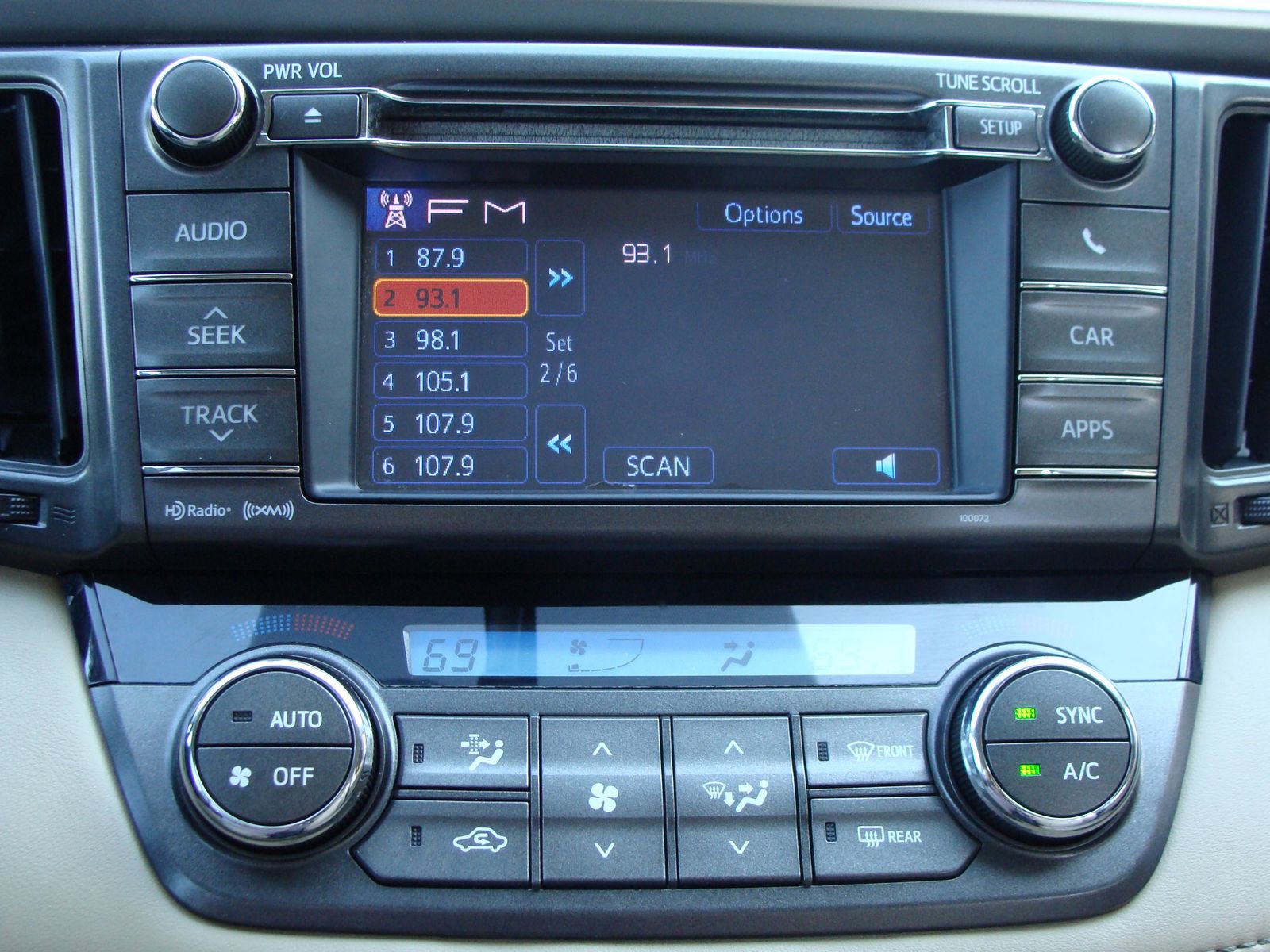 Used 2013 Toyota RAV4 XLE AWD/4WD image 13