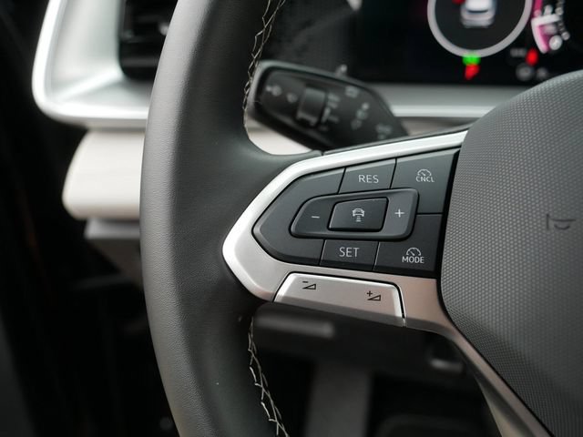 Certified 2025 Volkswagen Tiguan SE AWD/4WD image 25