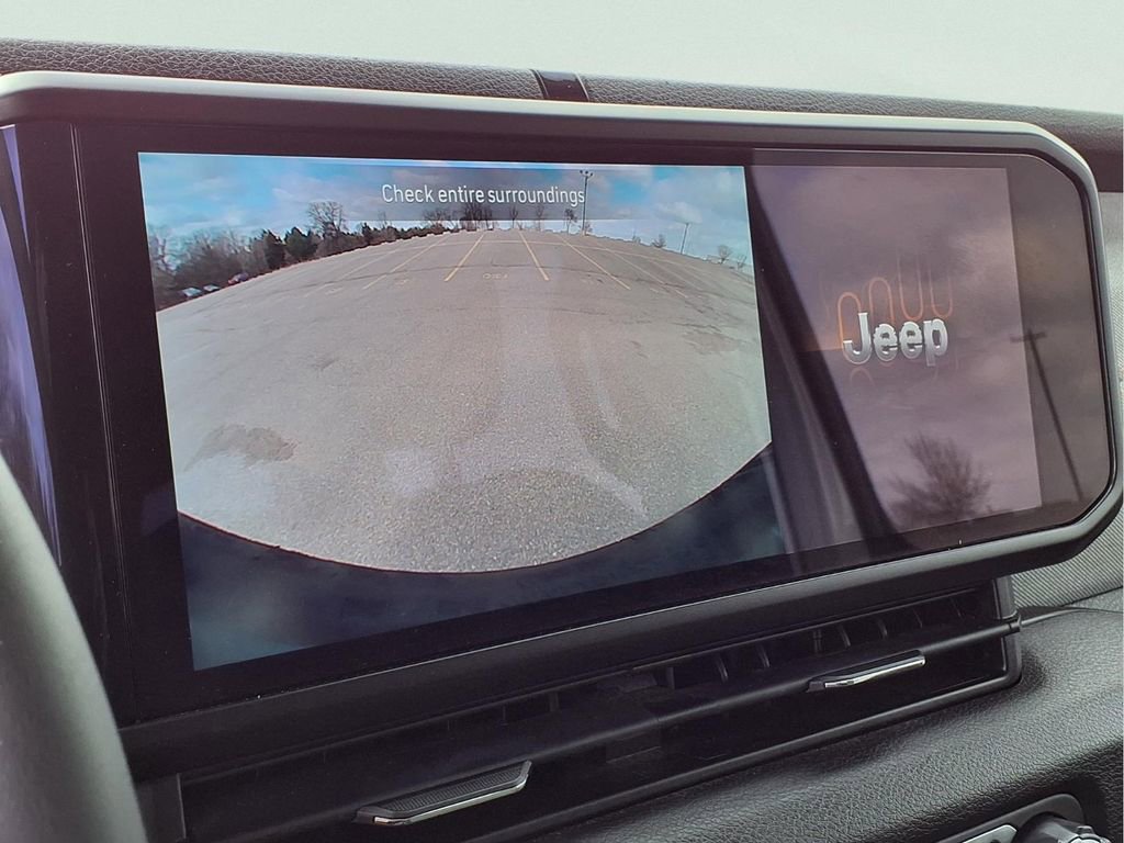 Used 2024 Jeep Wrangler Willys image 7