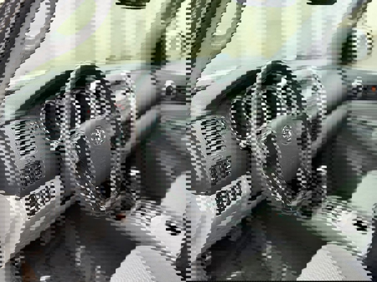 Used 2012 Toyota Tacoma 4x4 Access Cab w/ SR5 Pkg image 13