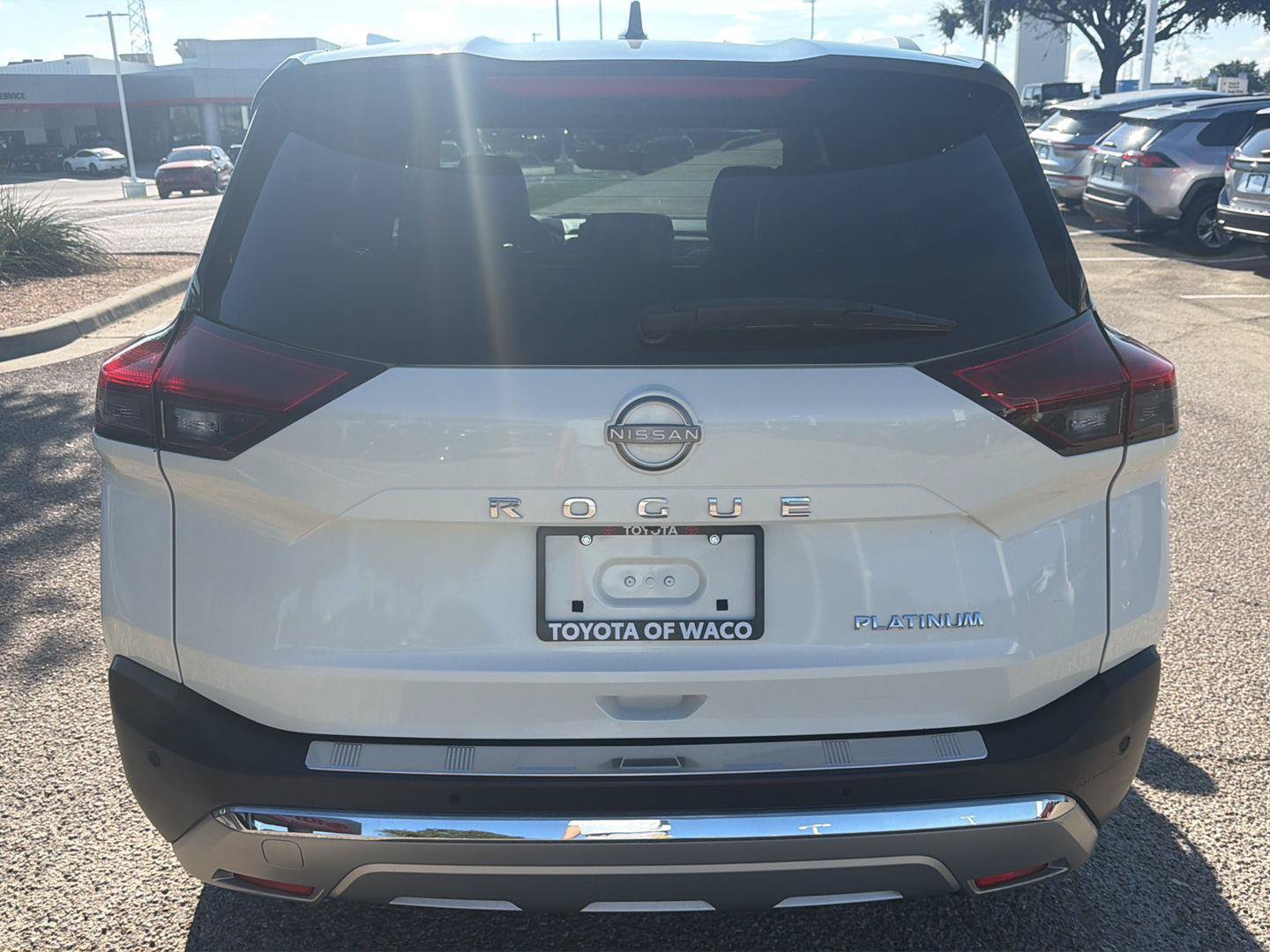 Used 2022 Nissan Rogue Platinum w/ Head-Up Display Package FWD image 4