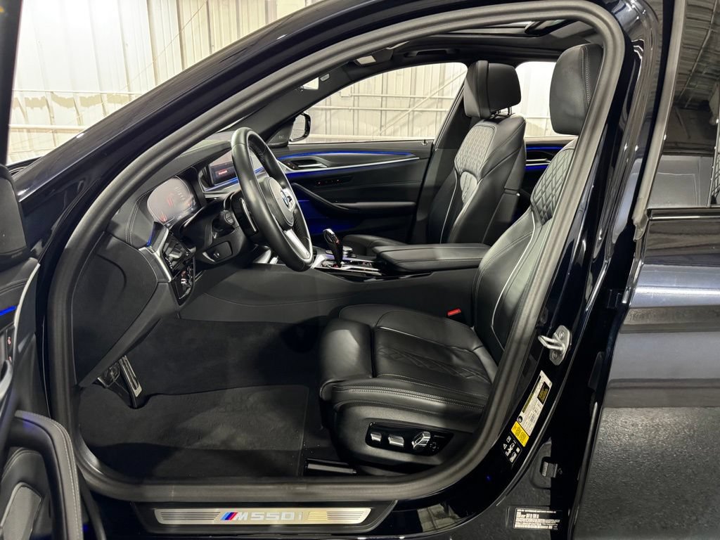 Used 2023 BMW M550i xDrive AWD/4WD image 44