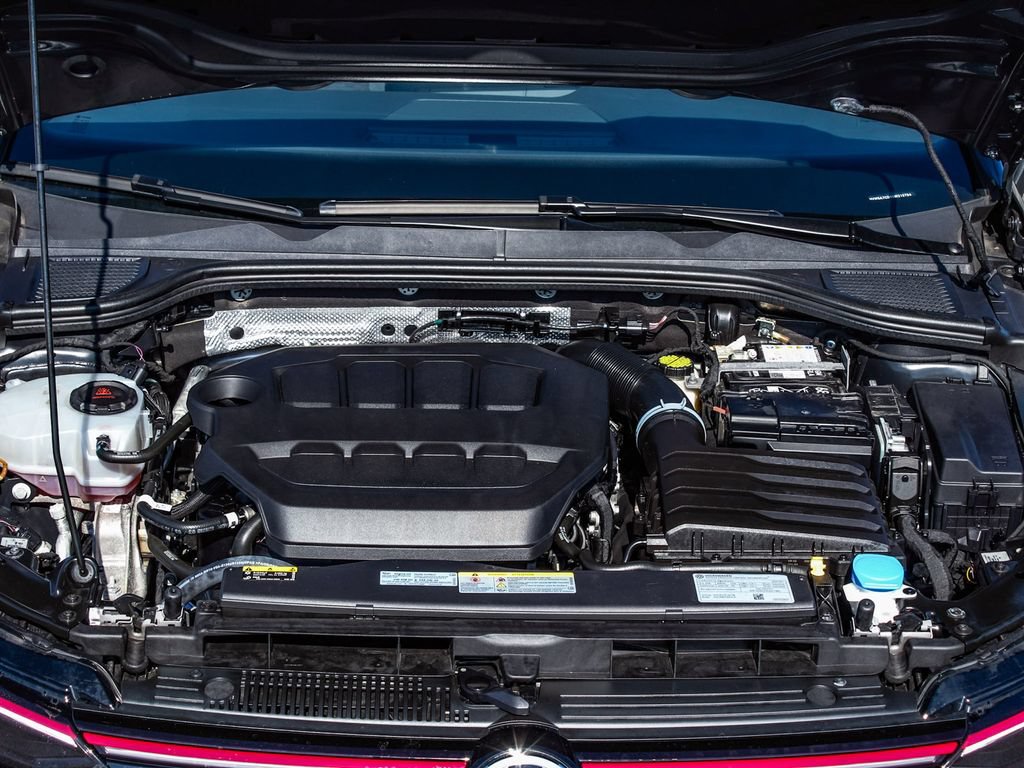 Used 2025 Volkswagen GTI SE FWD image 46