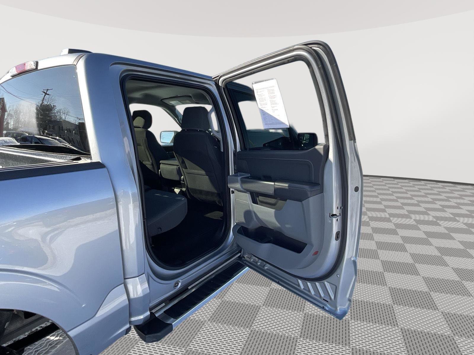 Used 2025 Ford F150 XLT w/ Equipment Group 301A Standard image 13