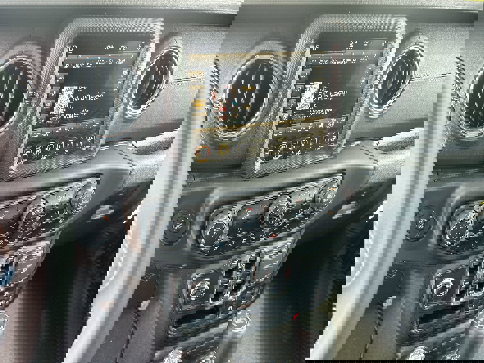 New 2023 Jeep Wrangler Sahara image 16