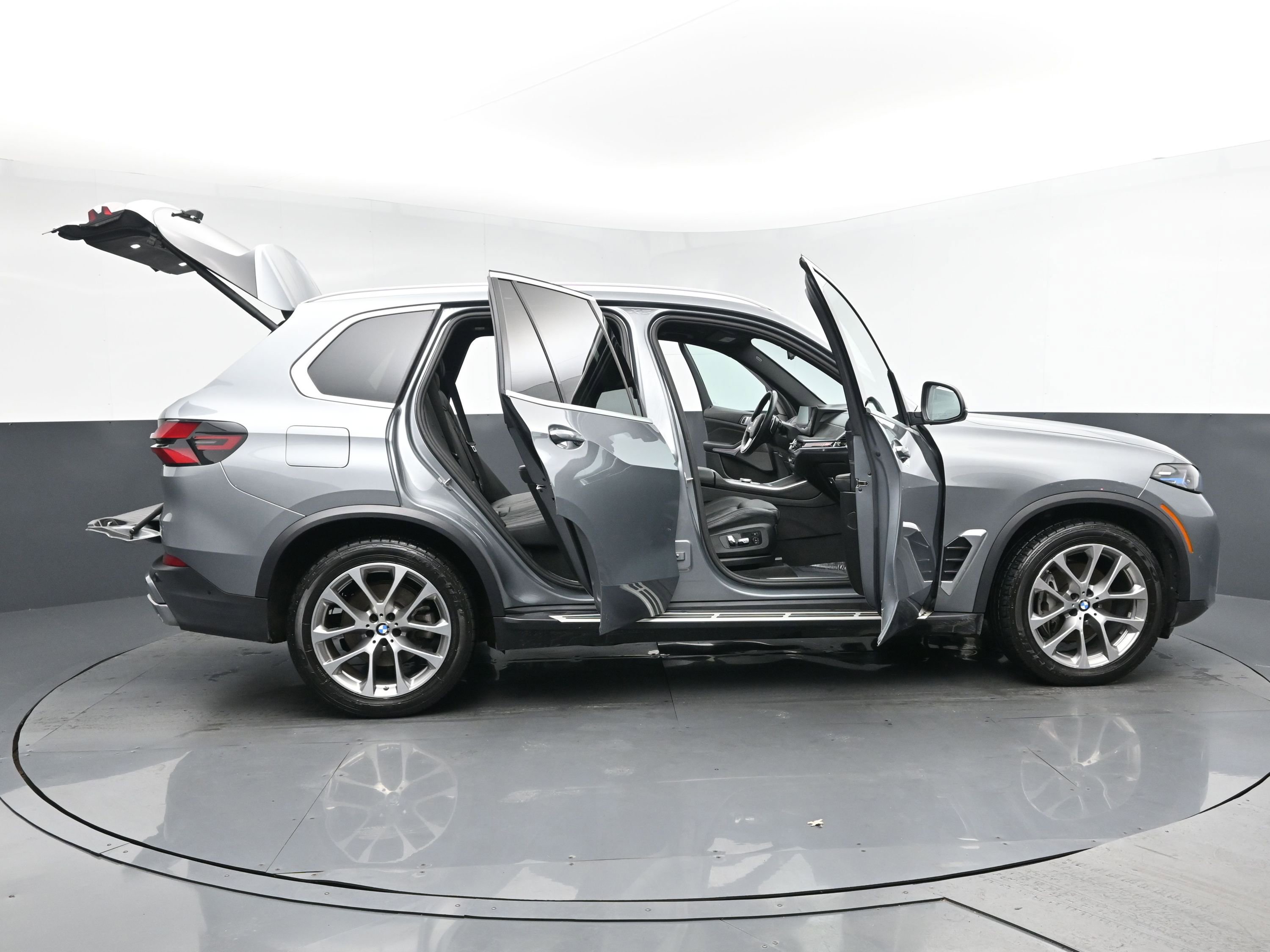 Used 2024 BMW X5 xDrive40i image 31