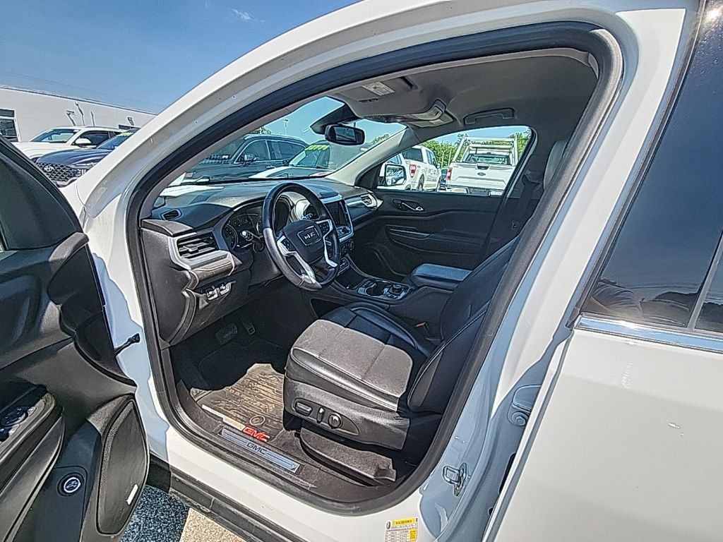 Used 2023 GMC Acadia SLT AWD/4WD image 9