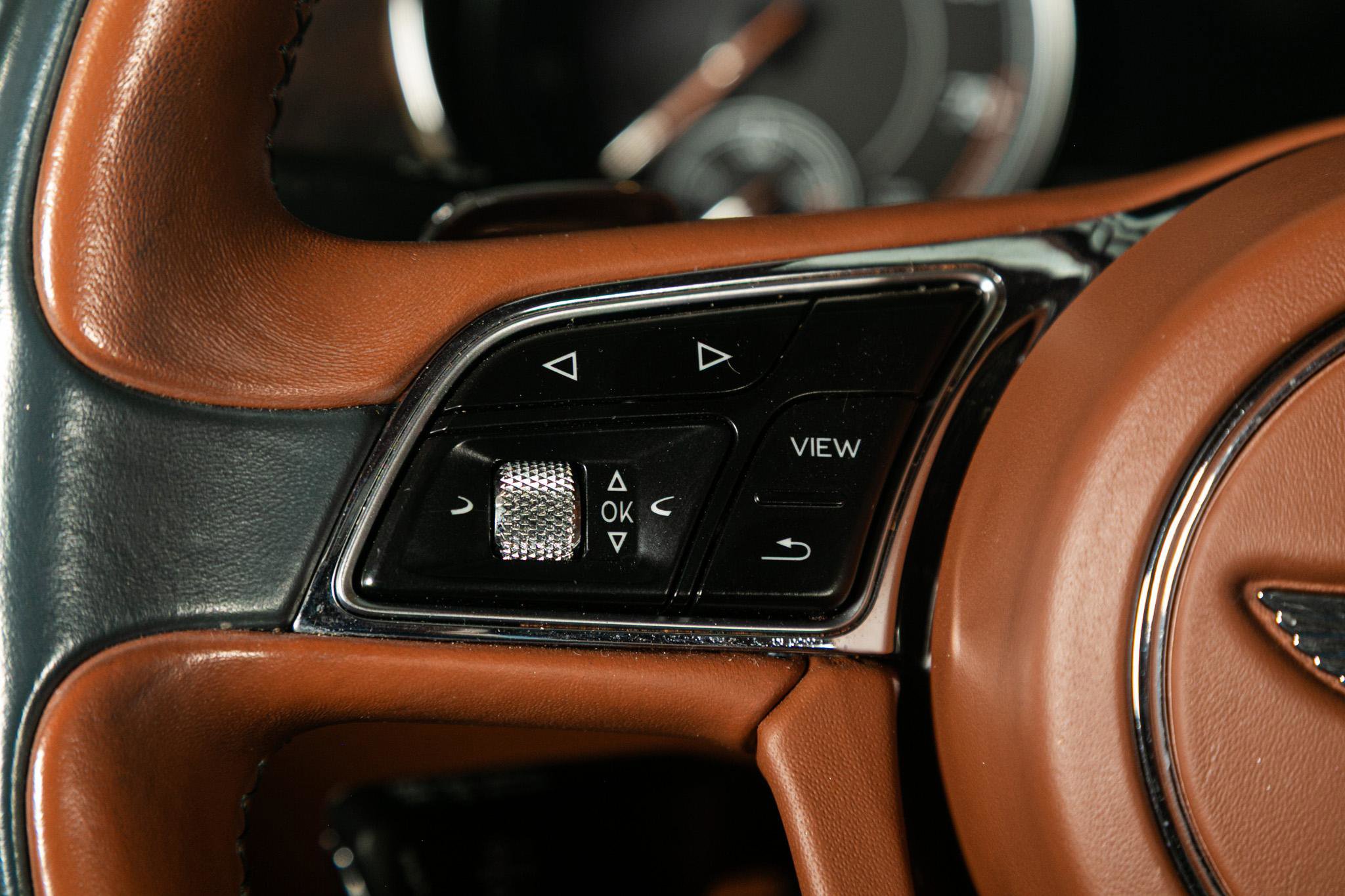 Used 2019 Bentley Bentayga image 33