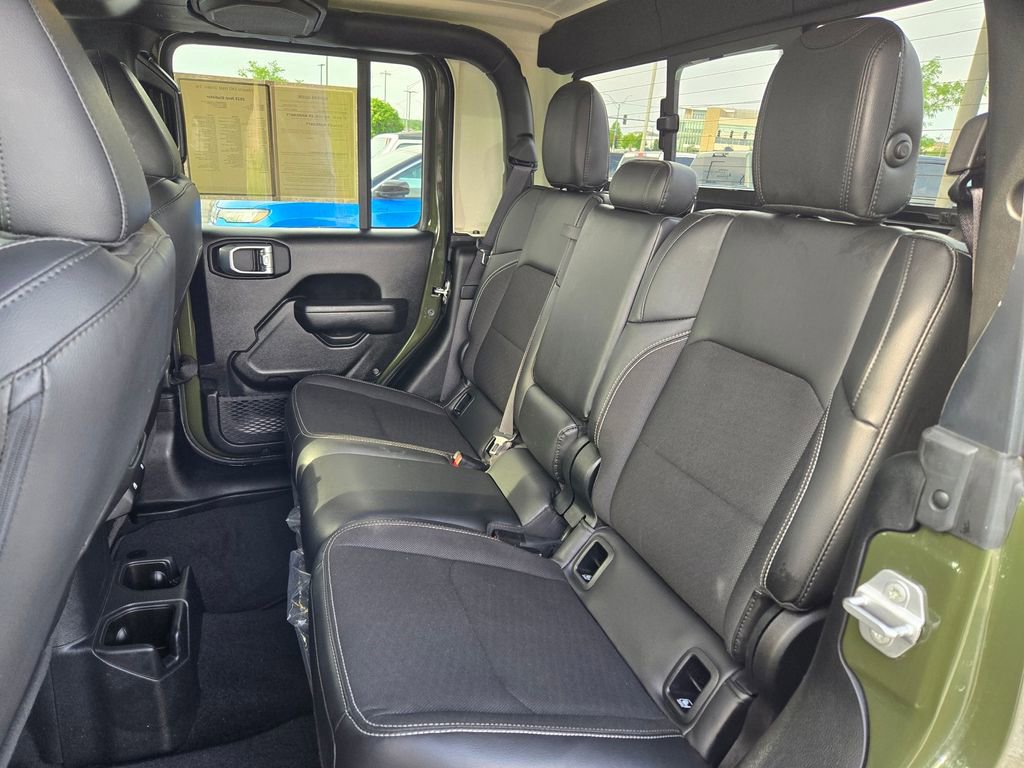 Used 2023 Jeep Gladiator Sport AWD/4WD image 31