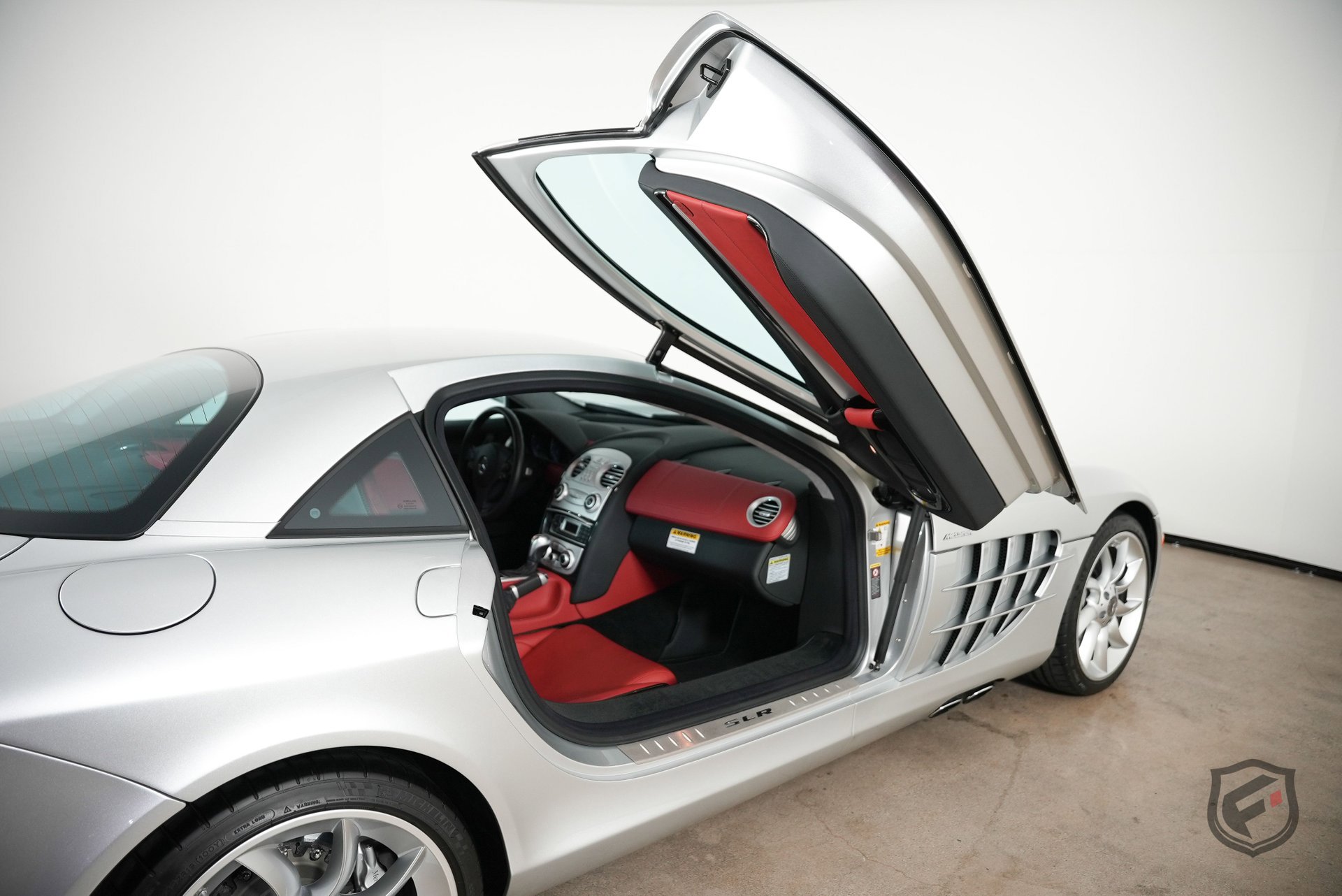 Used 2005 Mercedes-Benz SLR 2dr Cpe 5.5L image 33