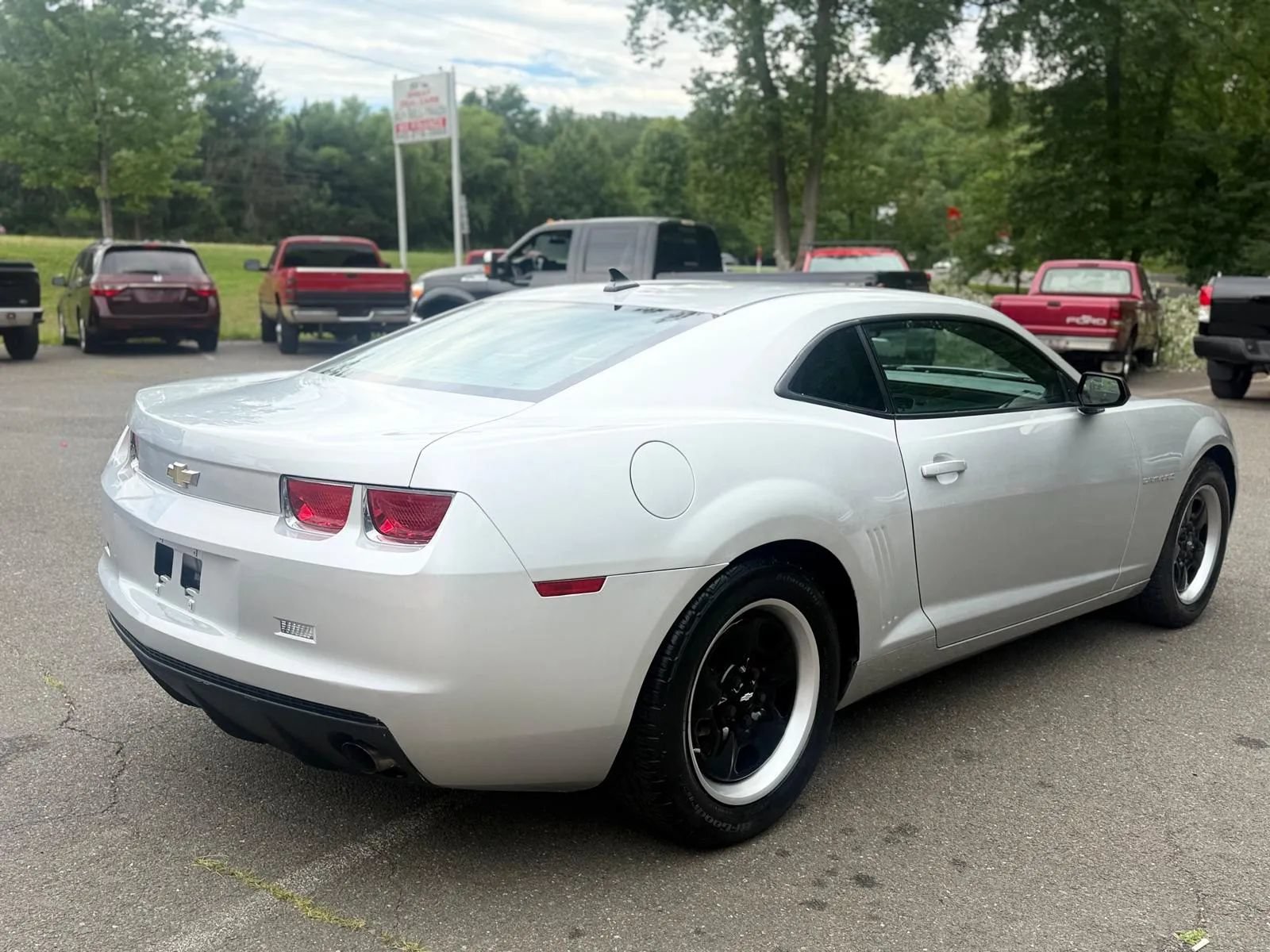 Used 2011 Chevrolet Camaro LS RWD image 7