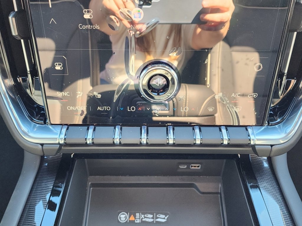 New 2026 GMC Yukon Elevation image 31