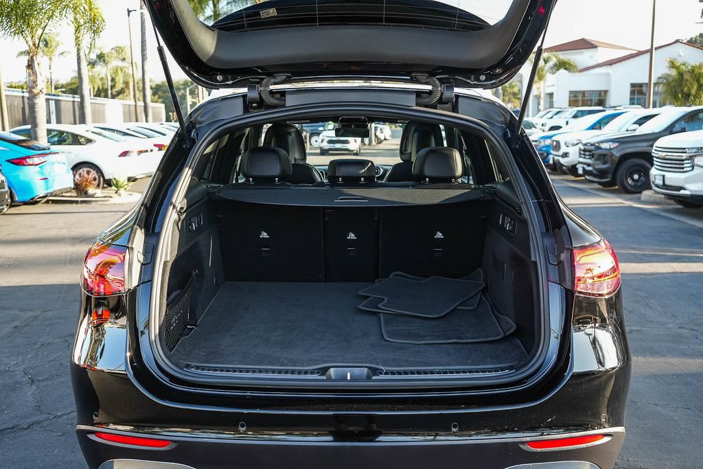 Used 2025 Mercedes-Benz GLC 300 image 26