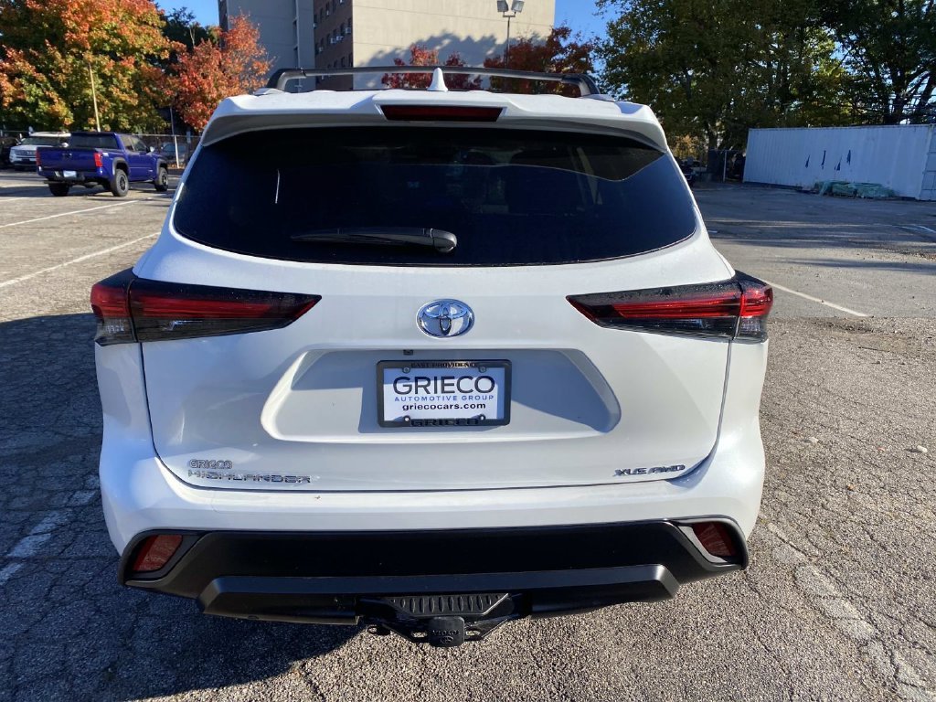 New 2026 Toyota Highlander AWD image 4