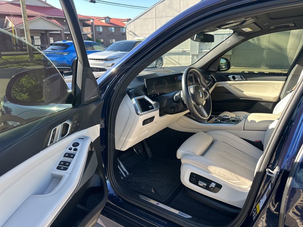 Used 2024 BMW X5 M60i AWD/4WD image 5