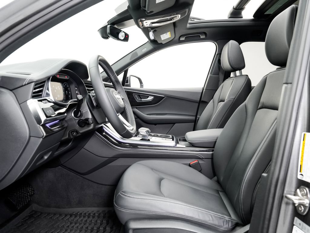 Certified 2025 Audi Q7 3.0T Premium Plus AWD/4WD image 6