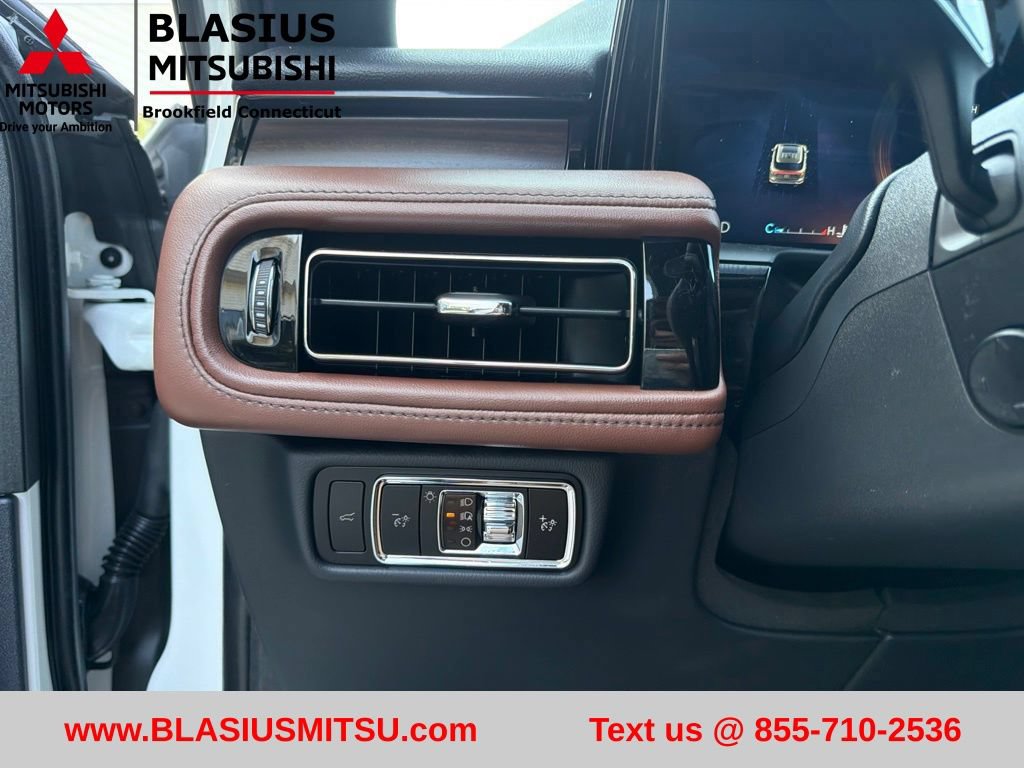 Used 2025 Lincoln Aviator Reserve AWD/4WD image 19