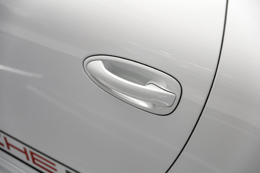 Used 2016 Porsche 911 R RWD image 43
