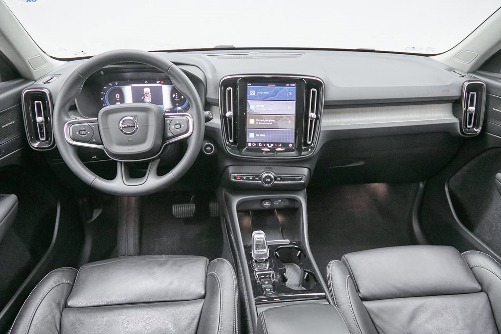 Used 2023 Volvo XC40 B5 Ultimate w/ Protection Package Premier image 25