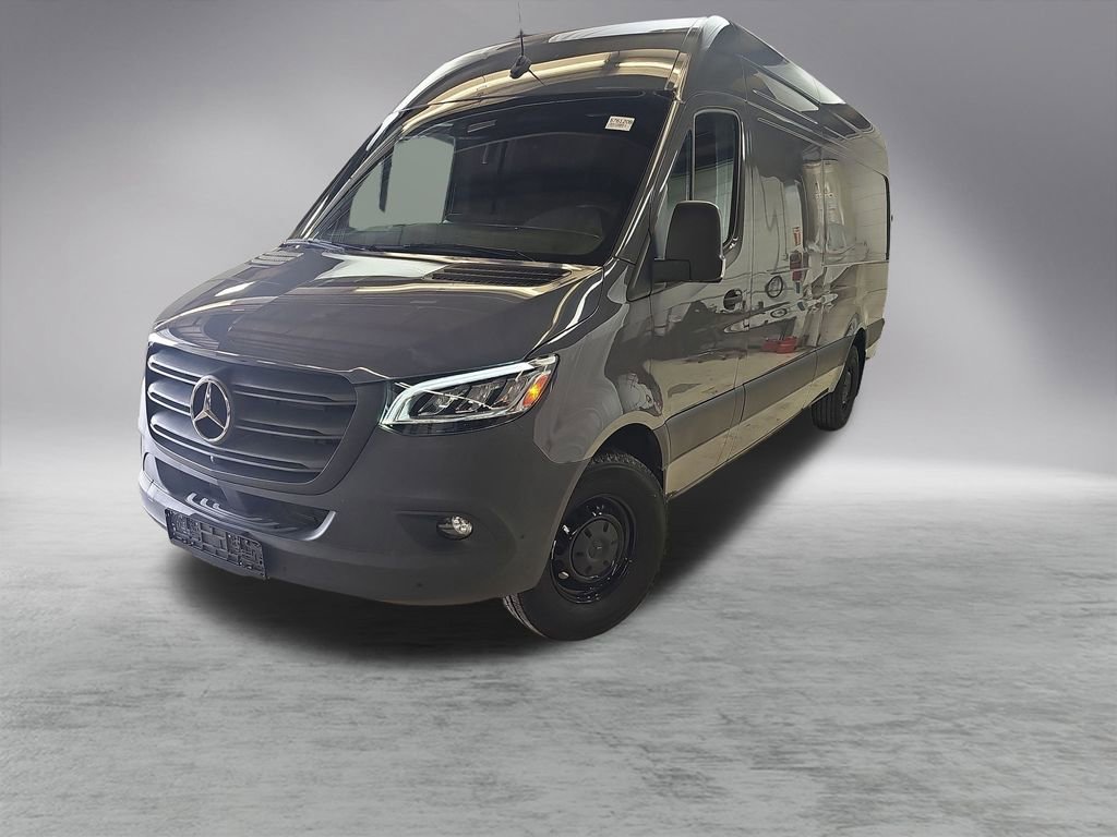 Used 2024 Mercedes-Benz Sprinter 2500 image 3