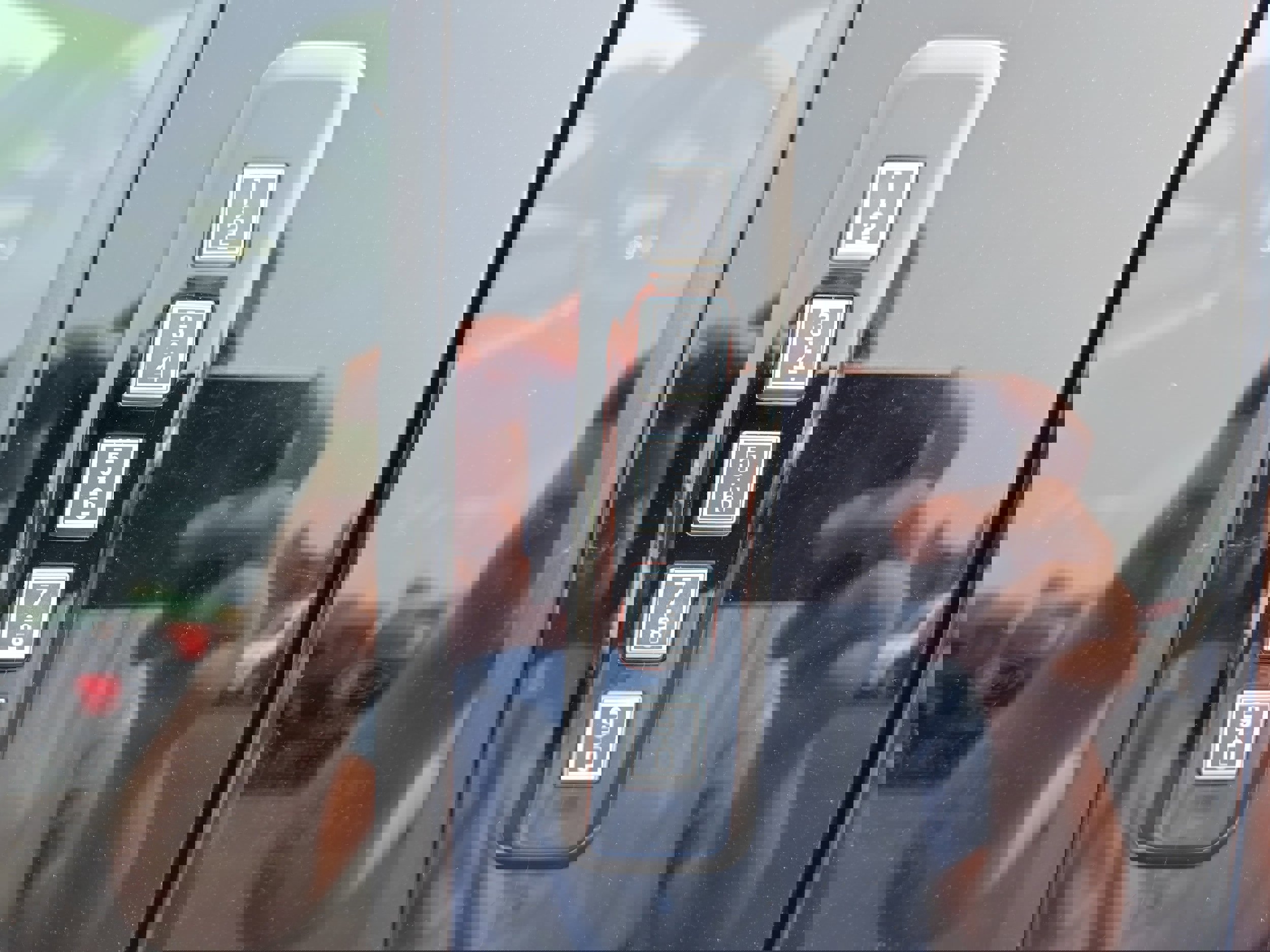 Used 2022 Ford F150 Lariat w/ Equipment Group 502A High image 8