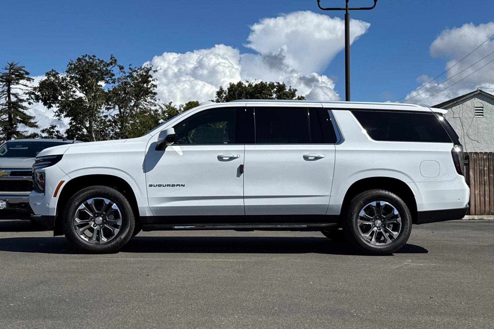 New 2026 Chevrolet Suburban LT w/ Comfort Package image 10