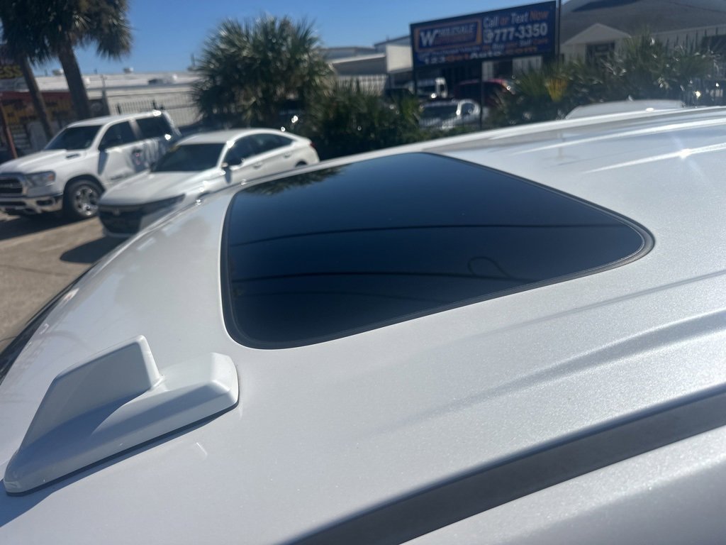 Used 2021 Chevrolet Silverado 1500 High Country w/ Technology Package image 22